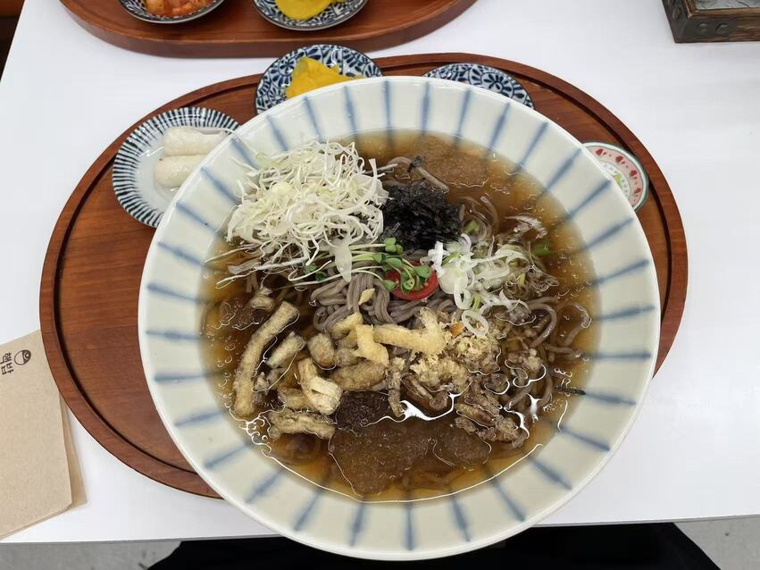 汤里好多冰块